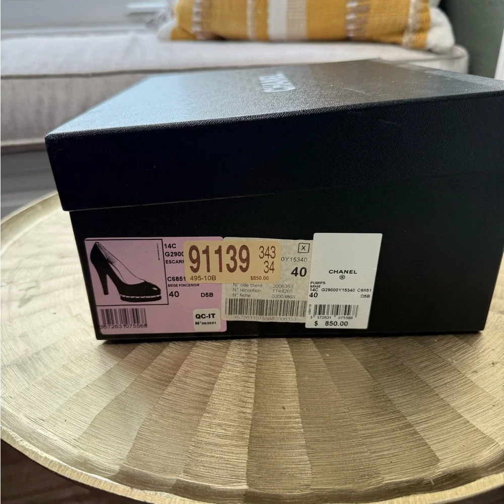 CHANEL Beige and Black Heels - Picture 2 of 13